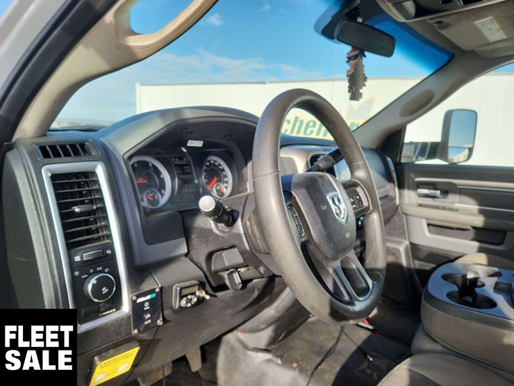 2013-ram-3500-slt-image-14