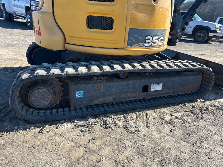 2017-deere-35g-image-8