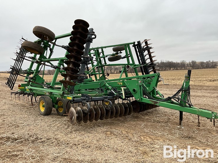 john-deere-726-image-3
