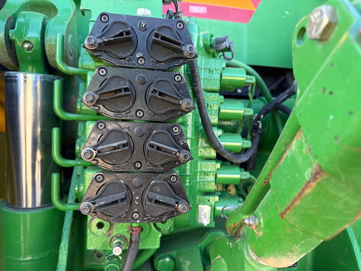 2008-john-deere-8330-image-47