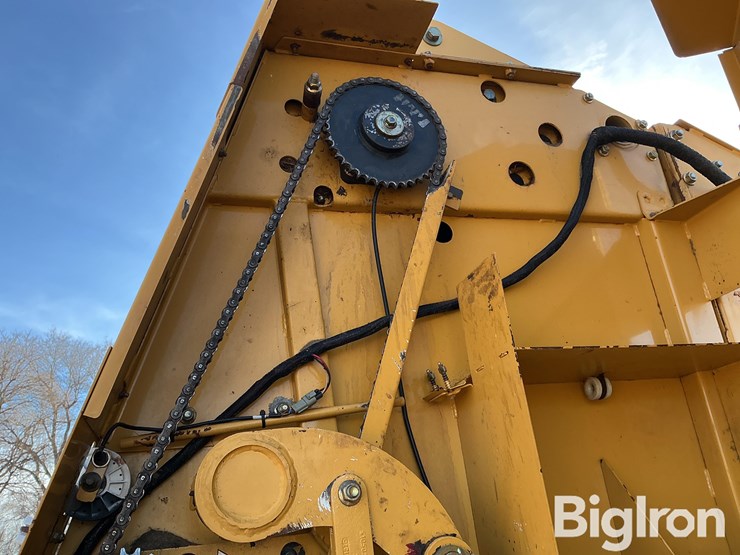 2007-vermeer-605m-image-11