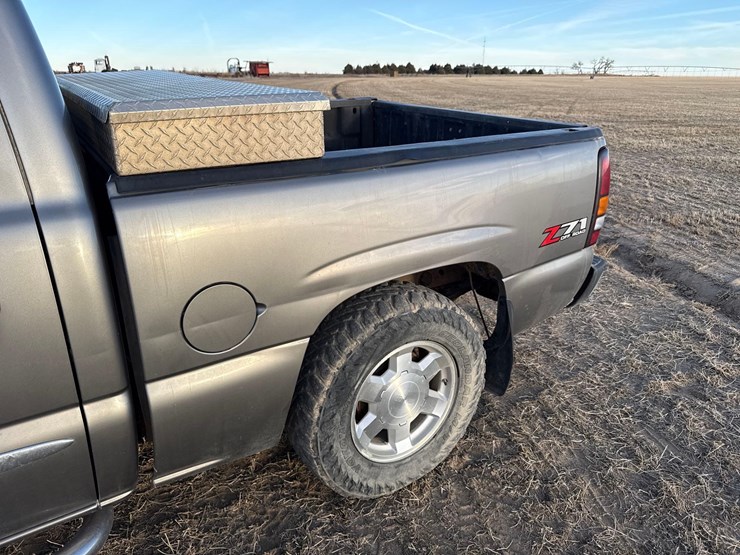 2006-gmc-sierra-1500-image-9