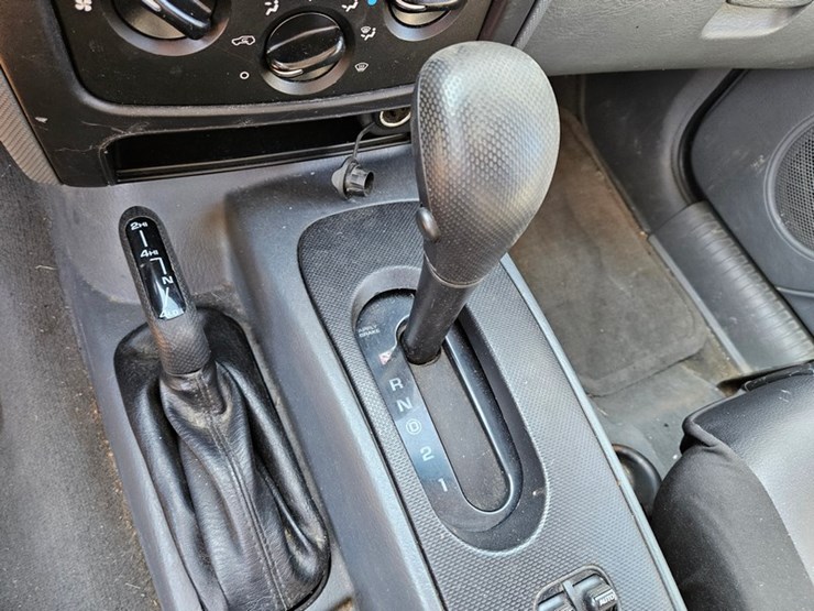 2006-jeep-liberty-image-24