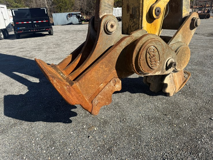 caterpillar-328d-image-11