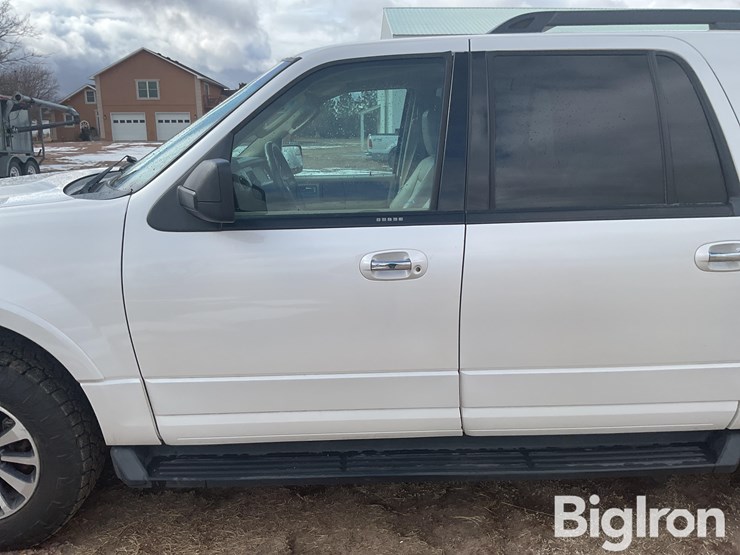 2016-ford-expedition-xlt-image-13