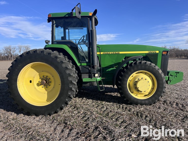 1997-john-deere-8300-image-4