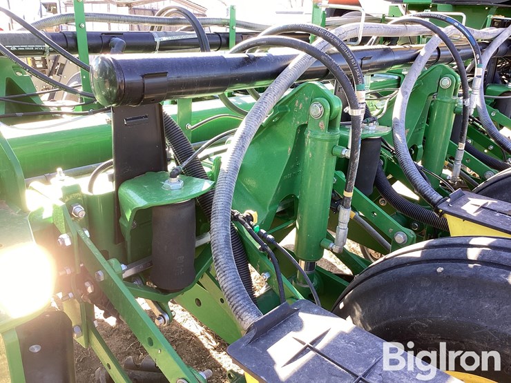 2014-john-deere-1775nt-image-12