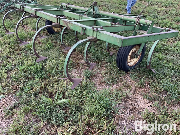 john-deere-100-image-5