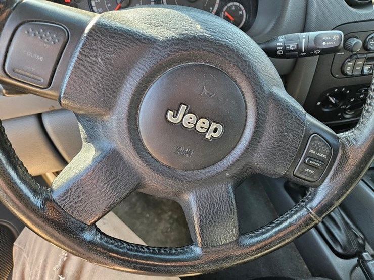 2006-jeep-liberty-image-18