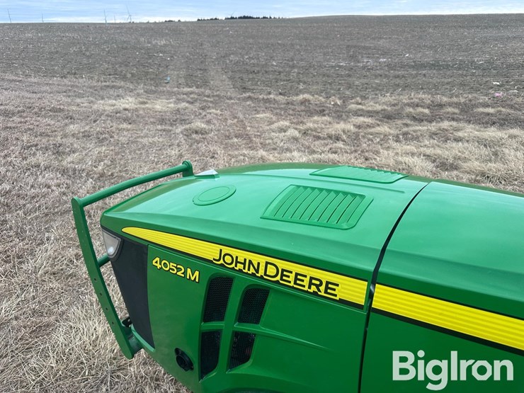 2023-john-deere-4052m-image-15