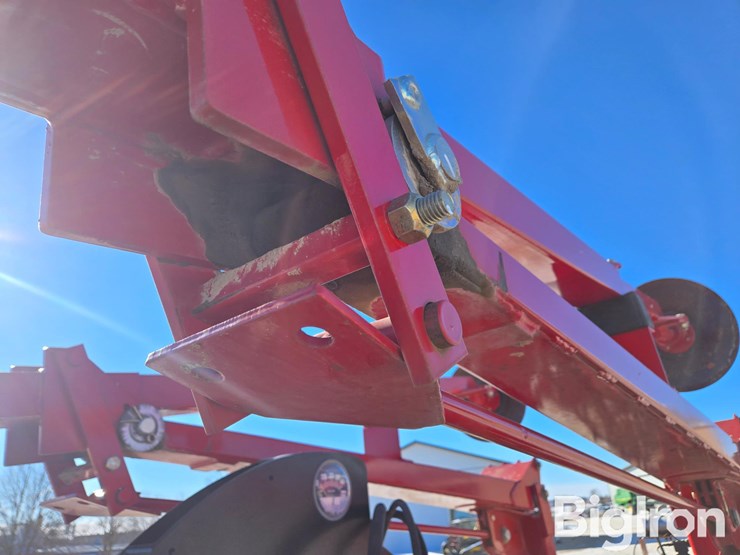 2014-case-ih-1255-image-14