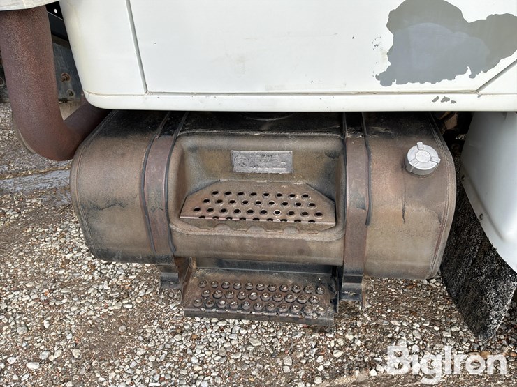 2000-international-4700-image-18