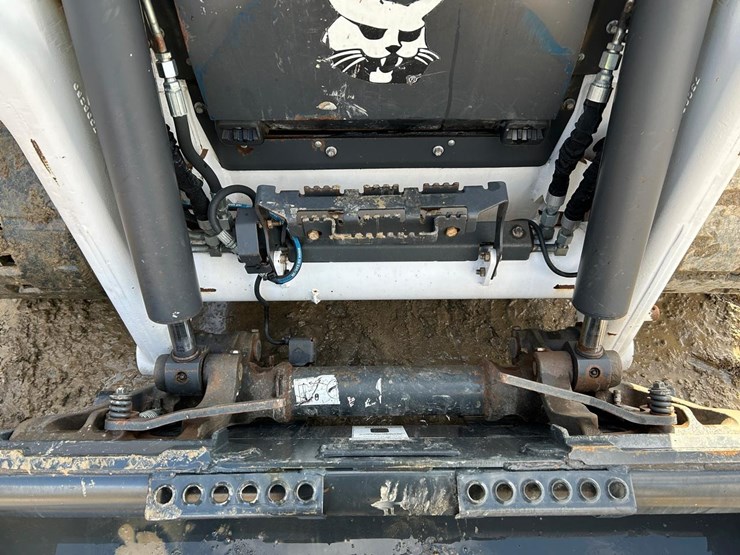 2020-bobcat-t76-image-10