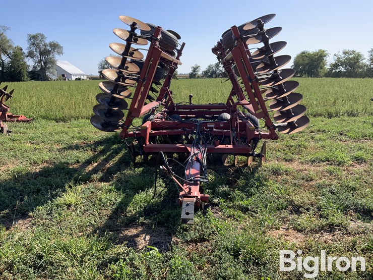 case-ih-3950-image-2