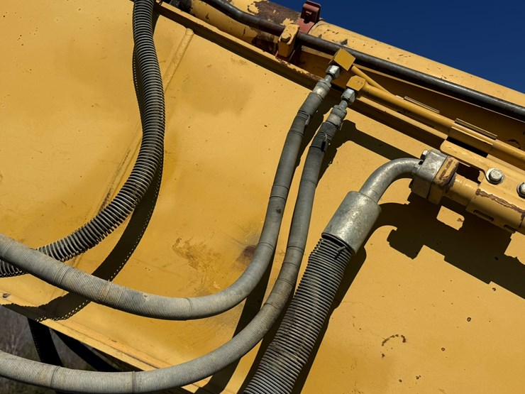 caterpillar-328d-image-27