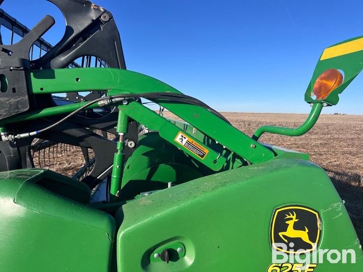 2014-john-deere-625f-image-11