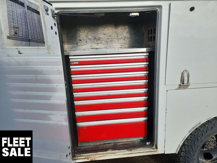 2013-ram-3500-slt-image-16