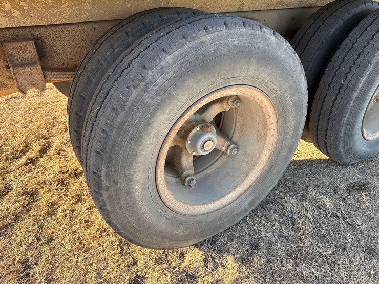 1974-ford-800-image-19