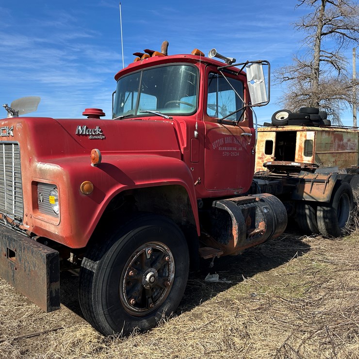 1985 MACK R686ST