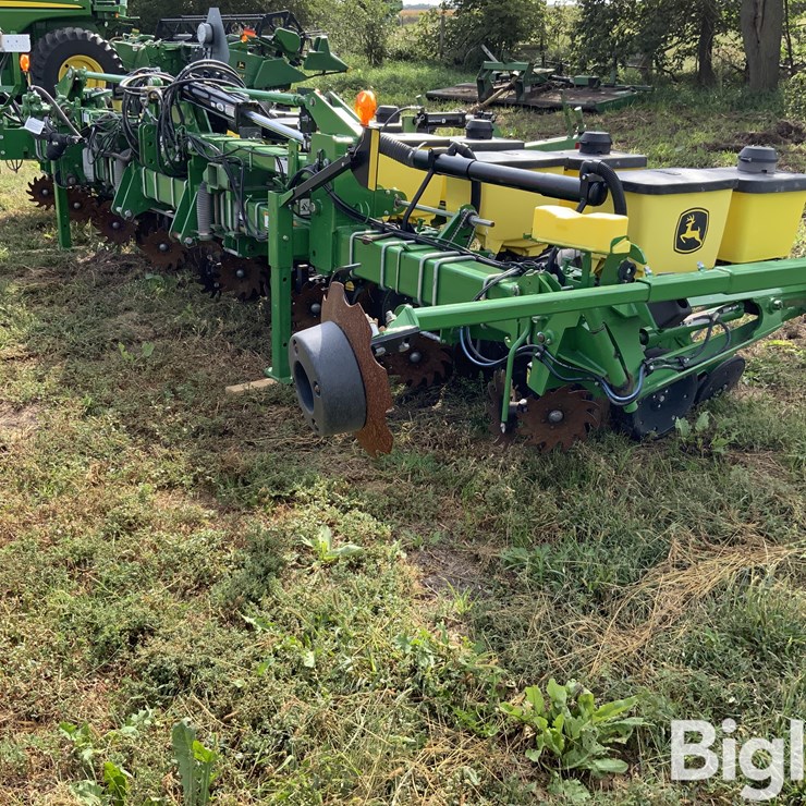 2015 JOHN DEERE 1725