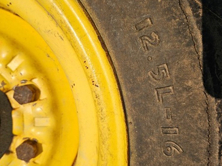 john-deere-1075-image-23