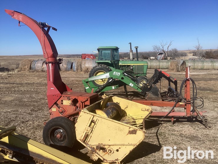 new-holland-880-image-4