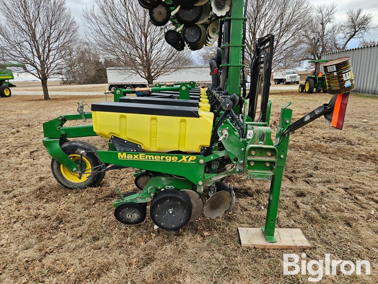 2005-john-deere-1720-image-15