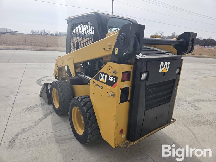 2015-caterpillar-232d-image-7