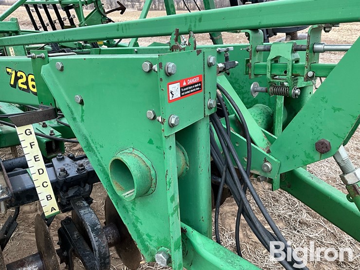 john-deere-726-image-19