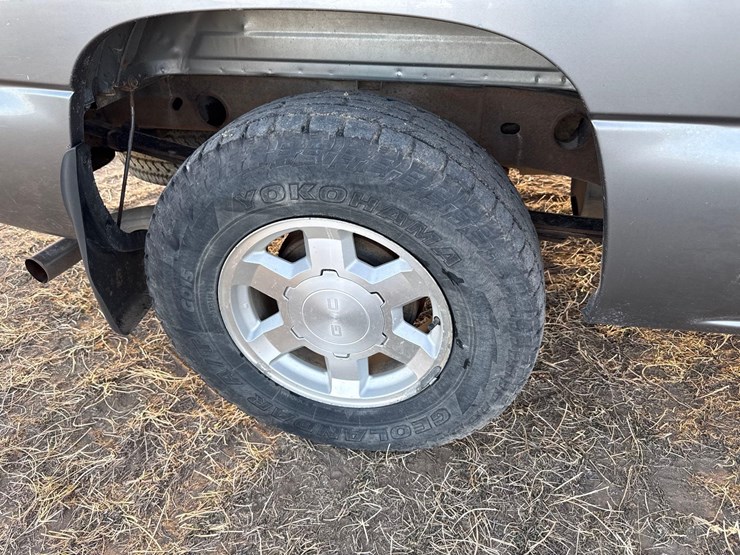 2006-gmc-sierra-1500-image-13