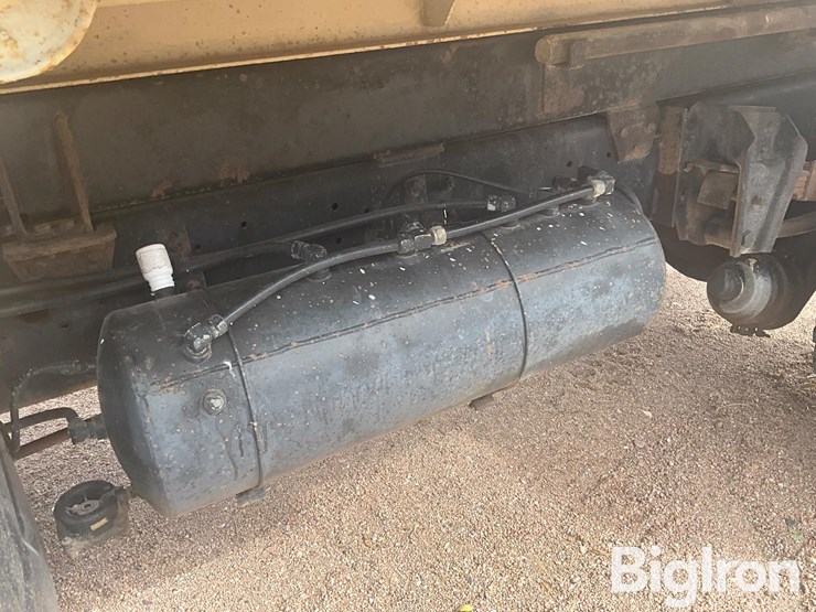 1981-international-1854s-image-10