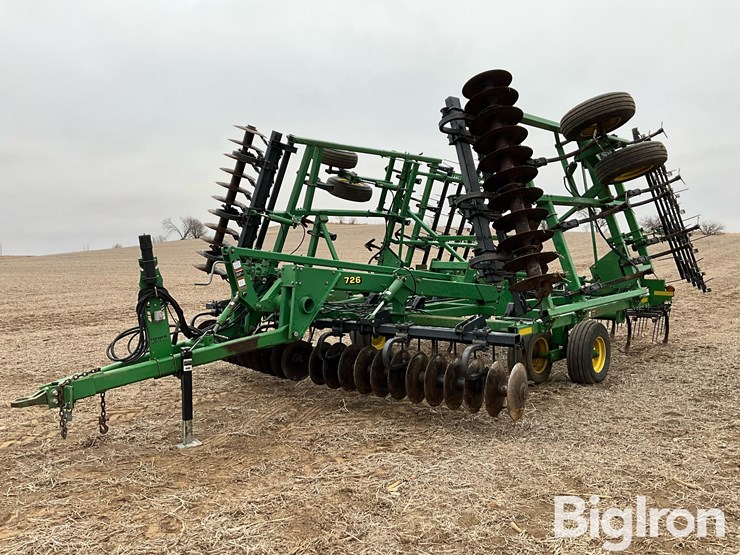 john-deere-726-image-1