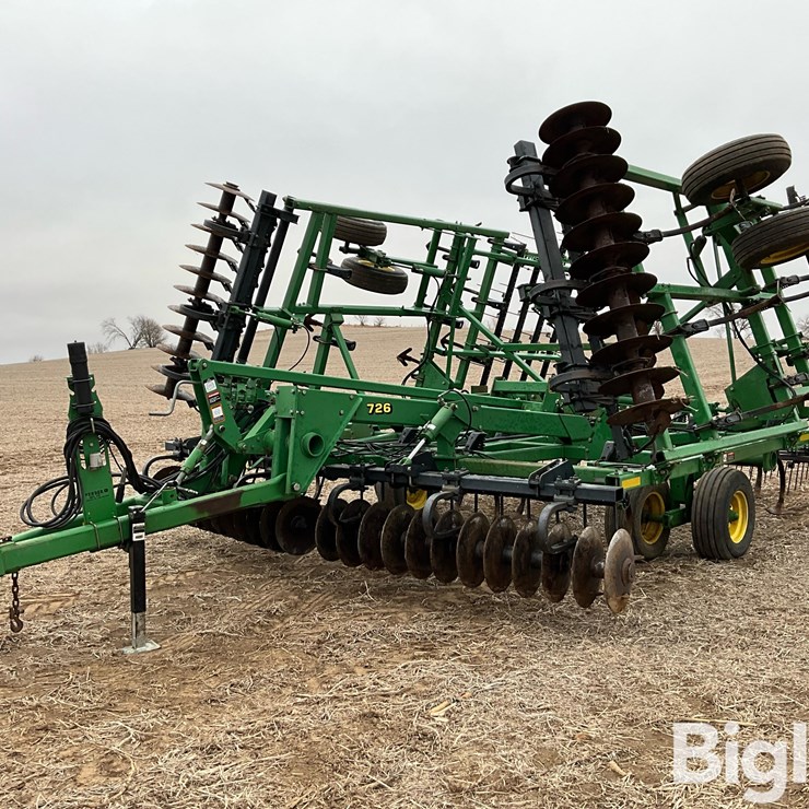 JOHN DEERE 726