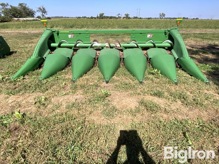 2020-john-deere-706c-image-2