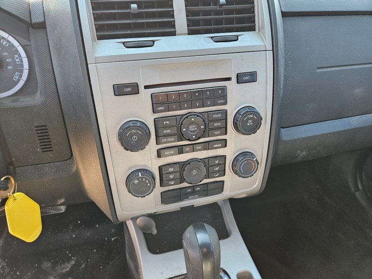 2012-ford-escape-image-25