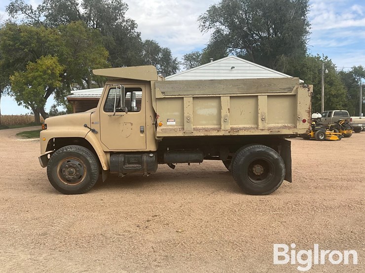 1981-international-1854s-image-8