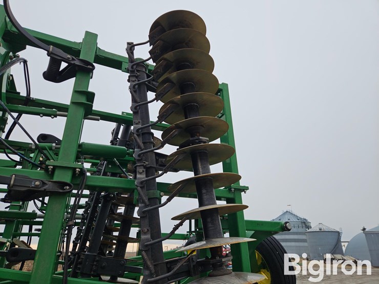 2015-john-deere-2310-image-18