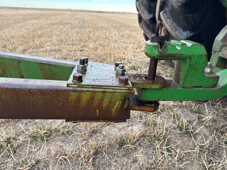 john-deere-235-image-8