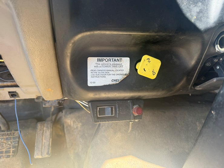 2000-ford-f750-image-35