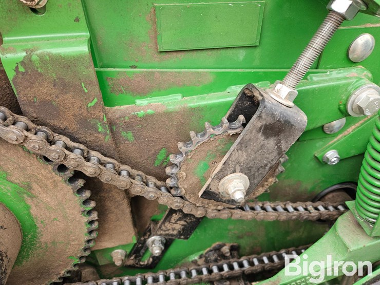 2018-john-deere-630f-image-11