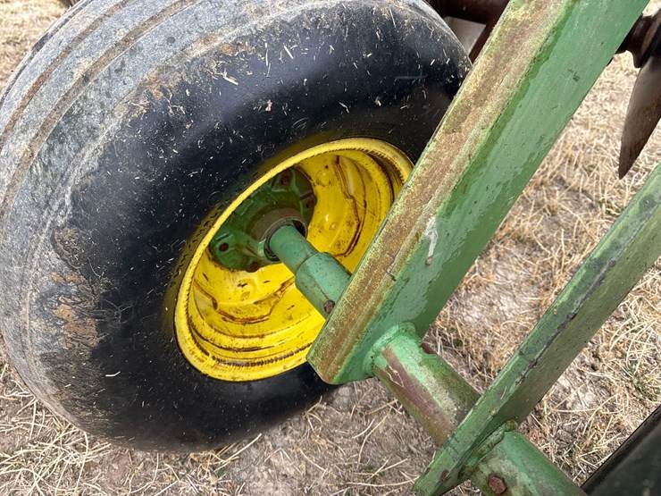 john-deere-235-image-28