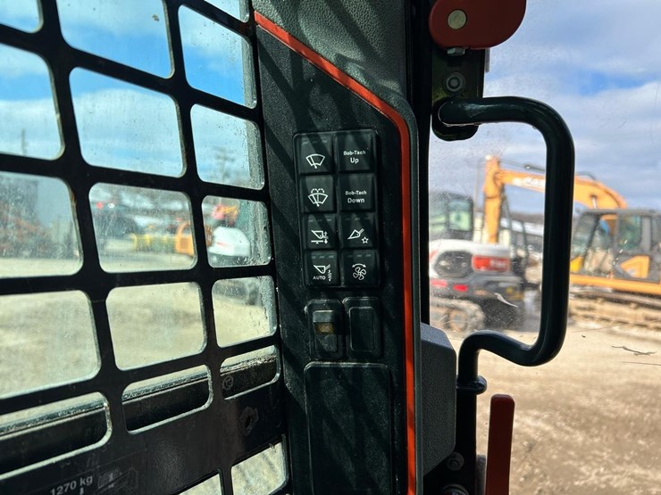 2020-bobcat-t76-image-26