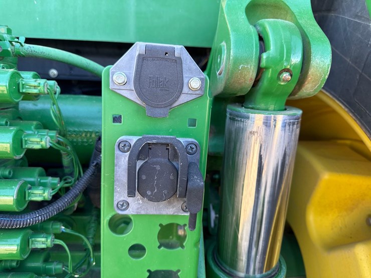 2008-john-deere-8330-image-48