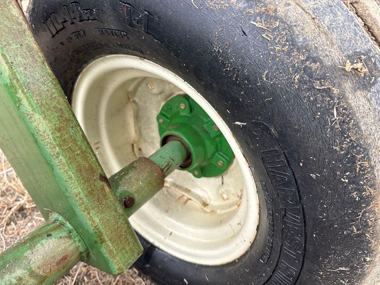 john-deere-235-image-42