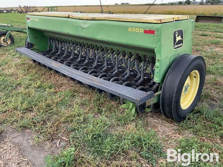 john-deere-8300-image-5