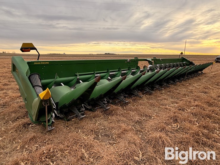 2021-john-deere-c16r-image-3