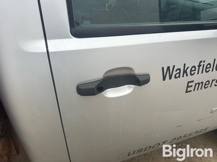 2013-chevrolet-silverado-2500-image-12