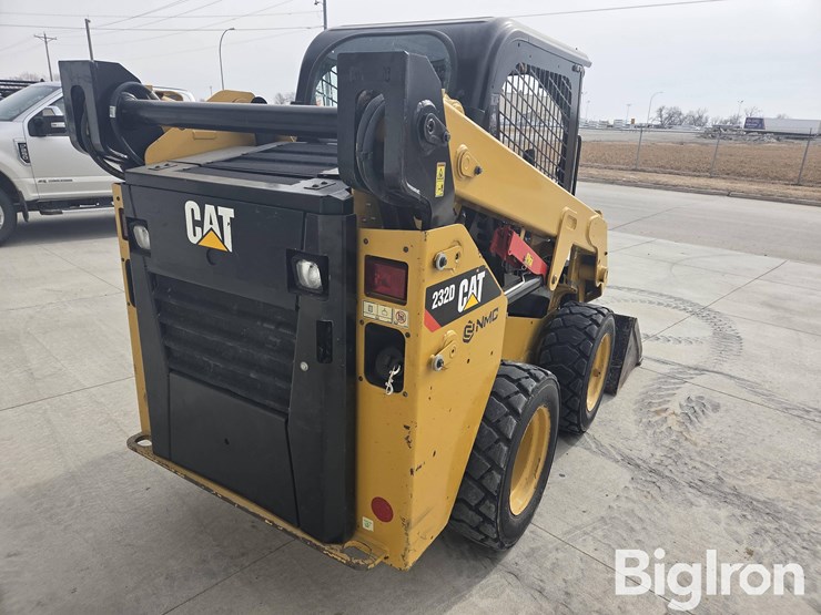 2015-caterpillar-232d-image-5