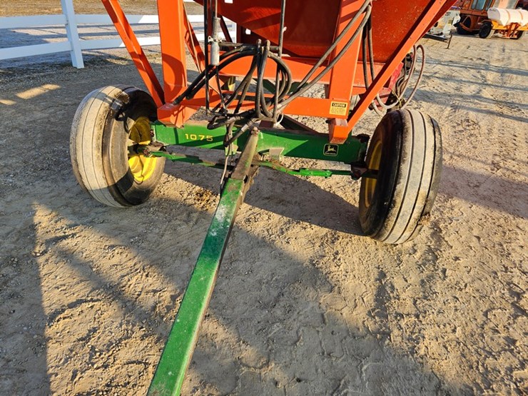 john-deere-1075-image-10