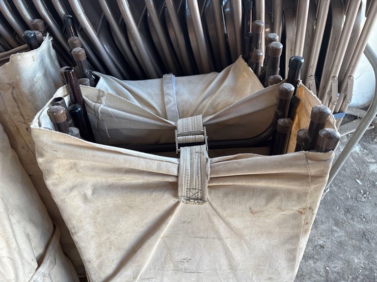 metal-folding-chairs-image-3